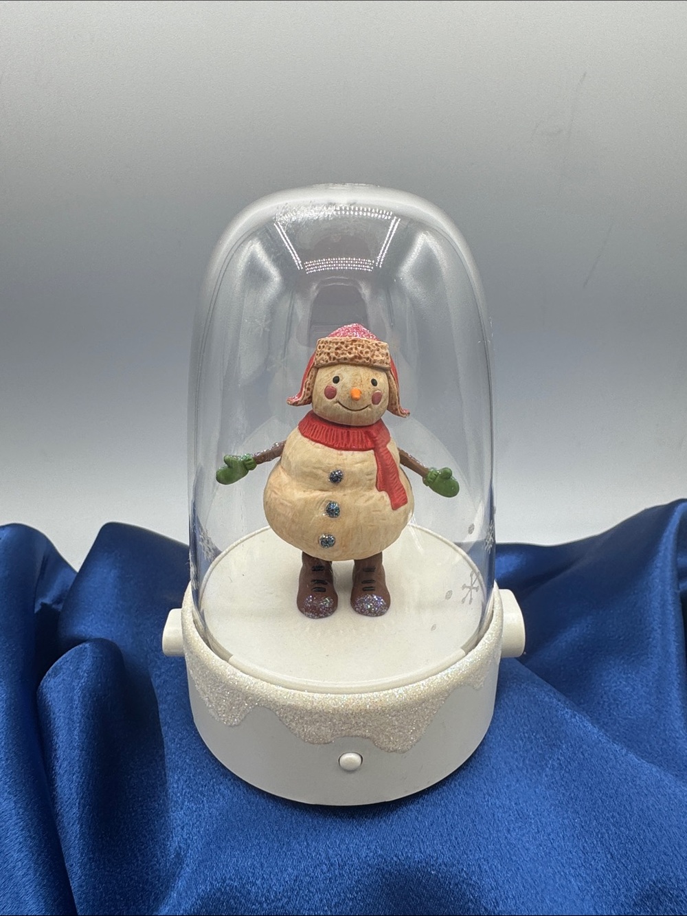 Hallmark Happy Tappers Musical Snowman figurine